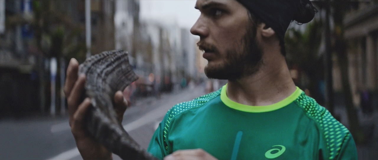 ASICS_Big World_STILL1