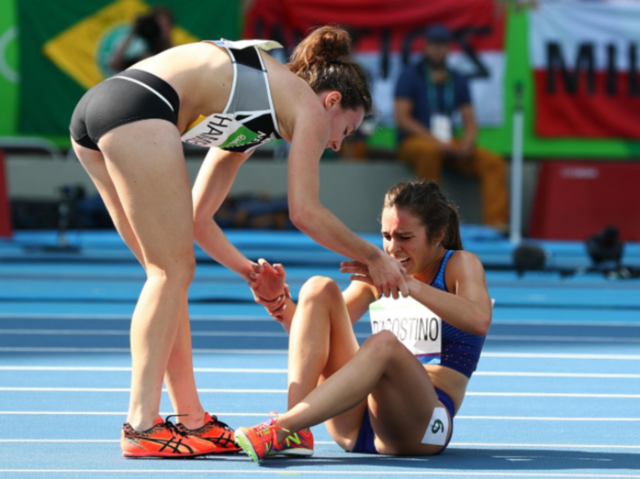 nikki-hamblin-Abbey D'Agostino