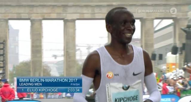 kipchoge-berlin-17-smile